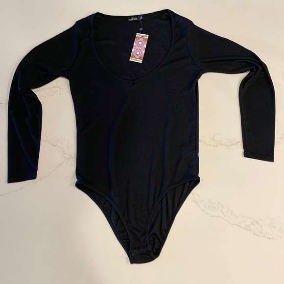 NWT Boohoo Basic Plunge Rib Bodysuit - Picture 2 of 4